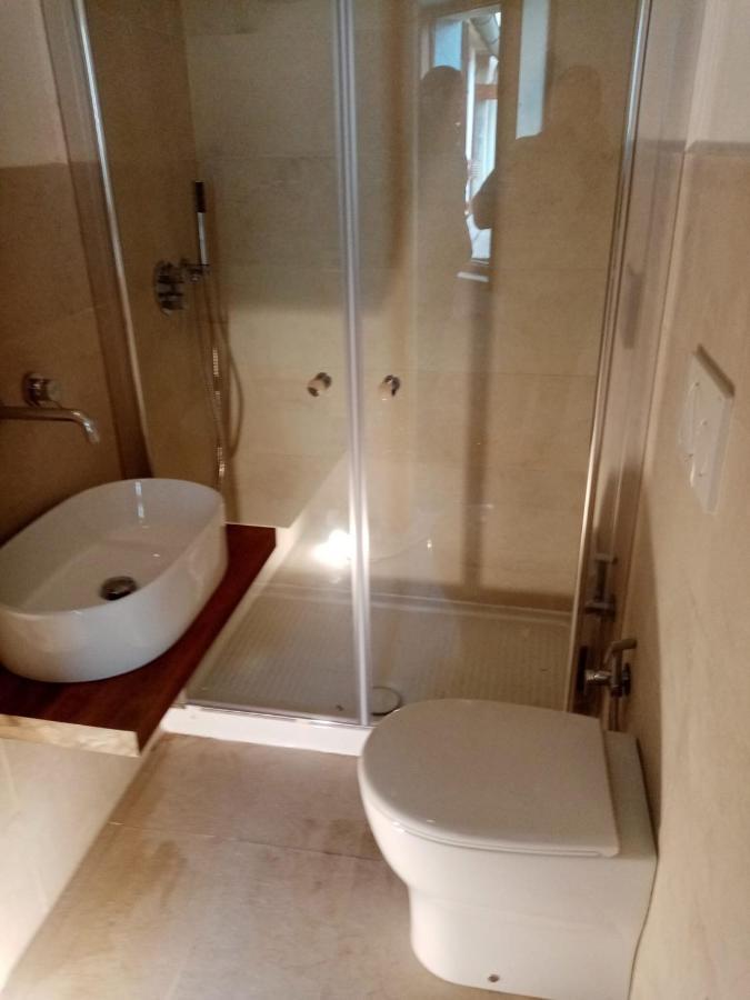 Casa Vacanze A Pochi Passi Dal Mare La Maddalena  Exteriér fotografie